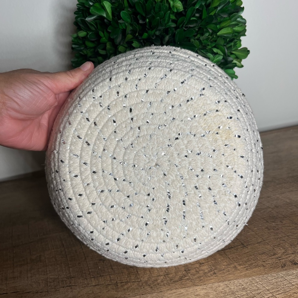 Round Rope Basket - Picture 5 of 12